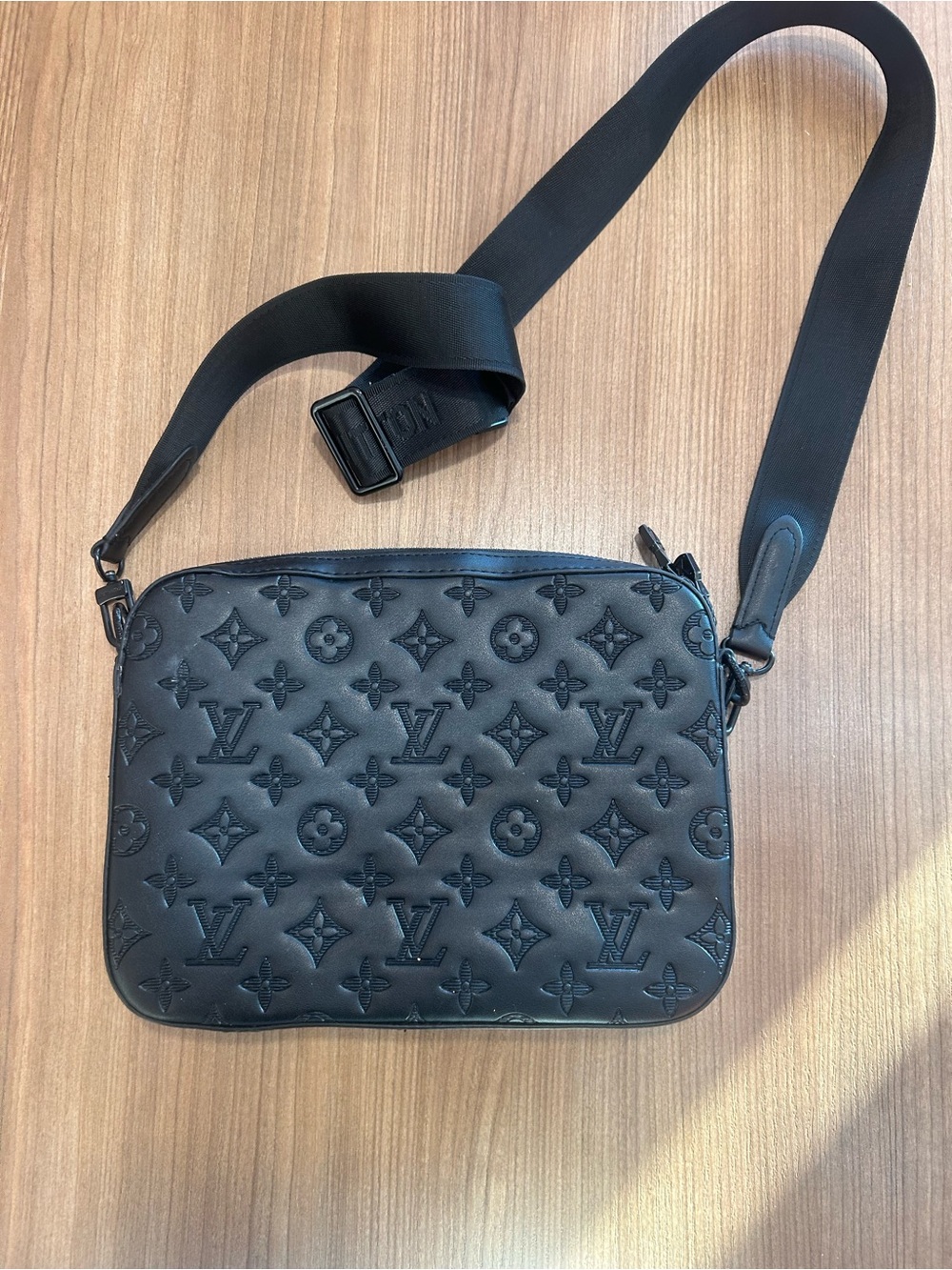 Louis Vuitton Side Bag - Picture 2 of 3